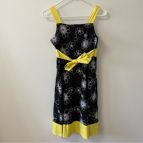 RARE EDITIONS BLACK AND YELLOW BUTTERFLY FLOWER DRESS - Picture 4 of 9